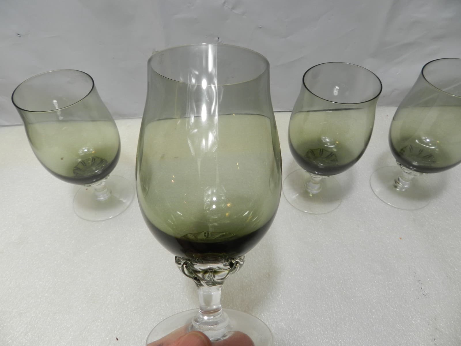 4 Sasaki Smoke Black/Gray Coronation Stim 4 3/4" Tall Wine Glasses B32K - Thumbnail 6