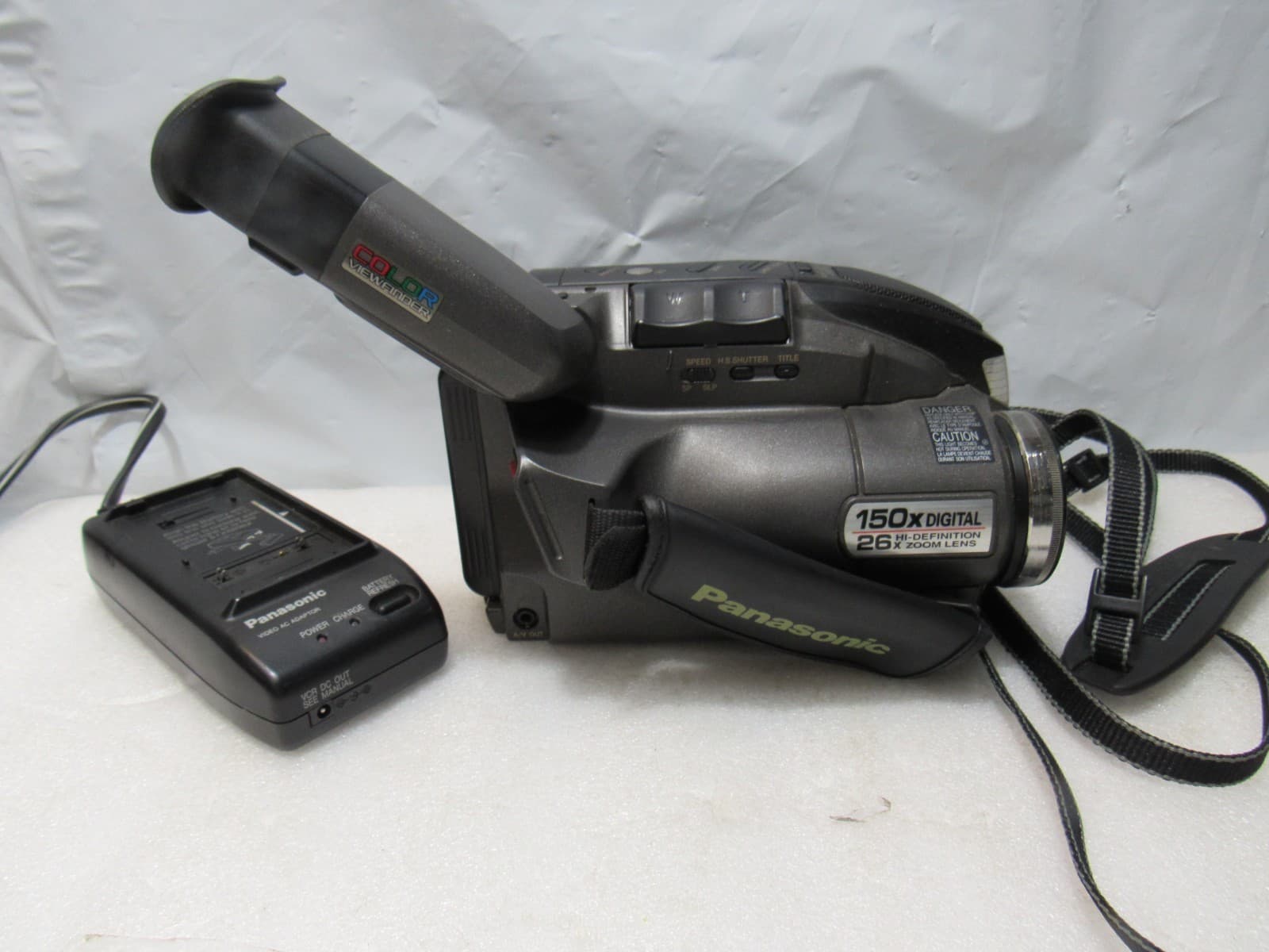 VINTAGE PANASONIC PV-D209D Palmcorder VHSC Camcorder Camera w /manual (J39K) - Thumbnail 4