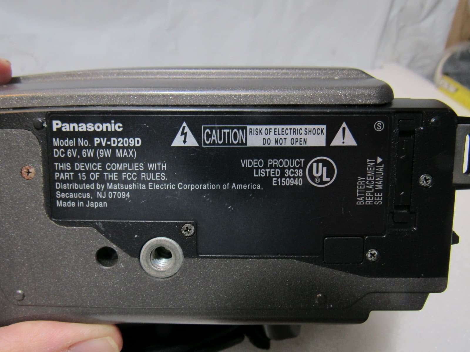 VINTAGE PANASONIC PV-D209D Palmcorder VHSC Camcorder Camera w /manual (J39K) - Thumbnail 13