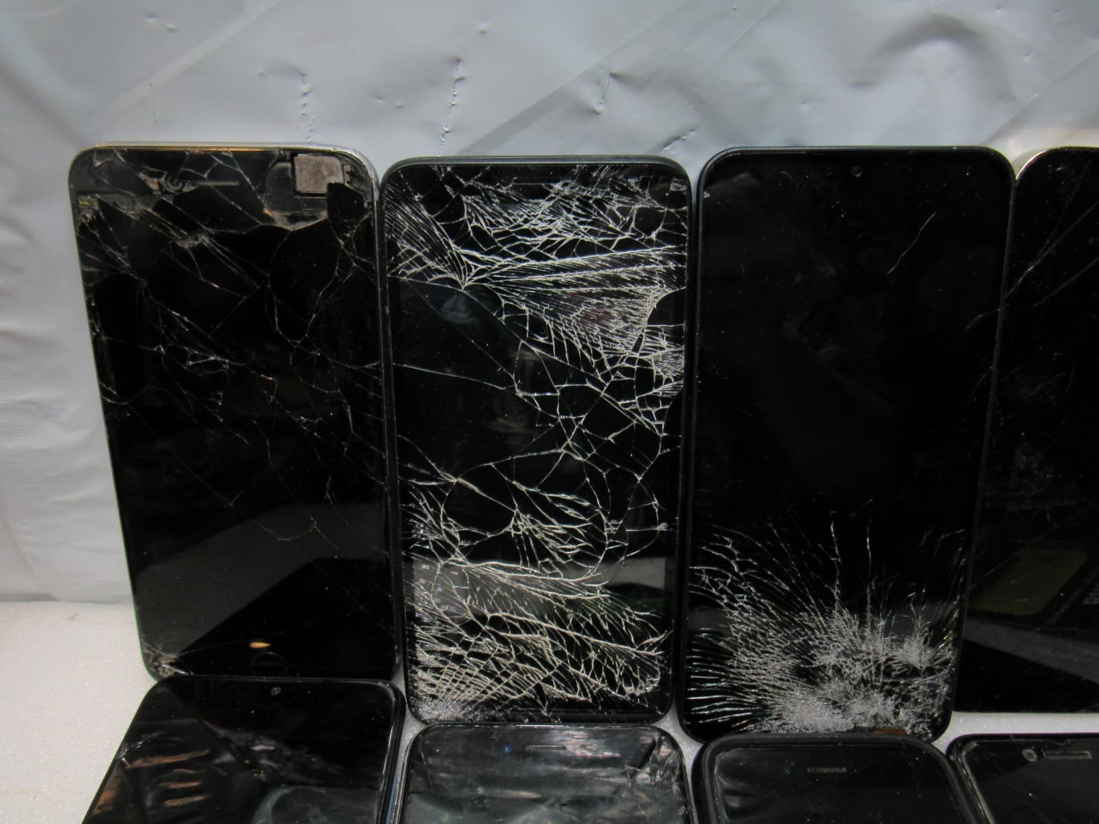Lot of 9 Apple iPhones / Samsung/Motorola– Mixed Models For Parts or Repair J53K - Thumbnail 2
