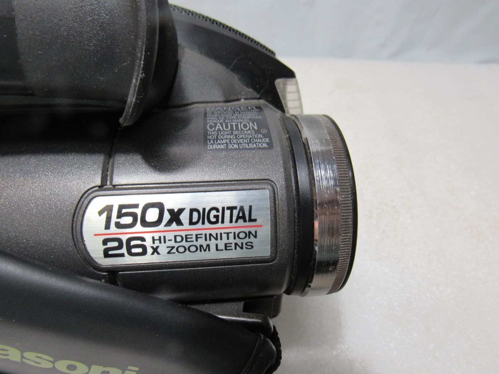 VINTAGE PANASONIC PV-D209D Palmcorder VHSC Camcorder Camera w /manual (J39K) - Thumbnail 12
