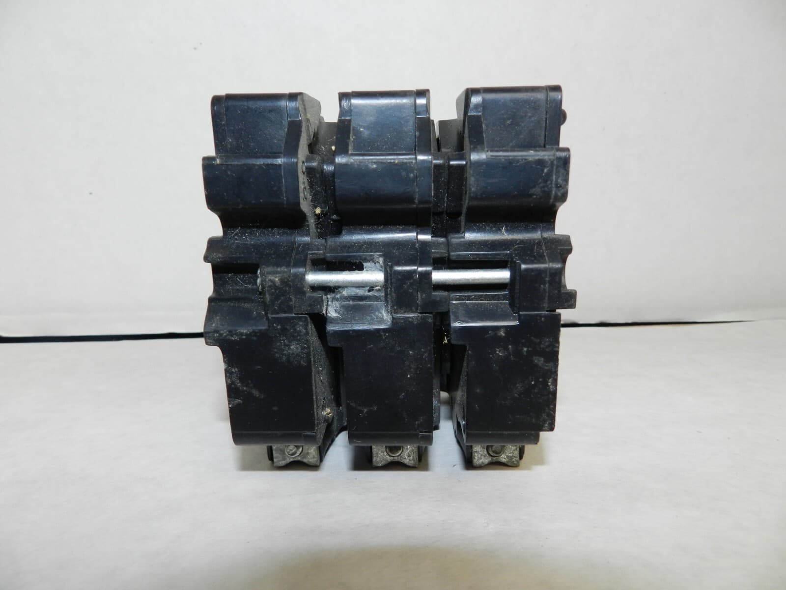 FPE FEDERAL PACIFIC STAB-LOK TYPE NB CIRCUIT BREAKER 3 POLE 20AMP 240VAC M24JK - Thumbnail 4
