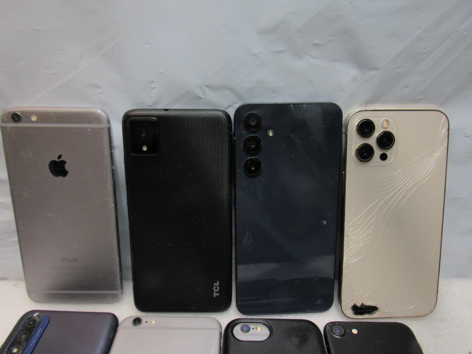 Lot of 9 Apple iPhones / Samsung/Motorola– Mixed Models For Parts or Repair J53K - Thumbnail 8