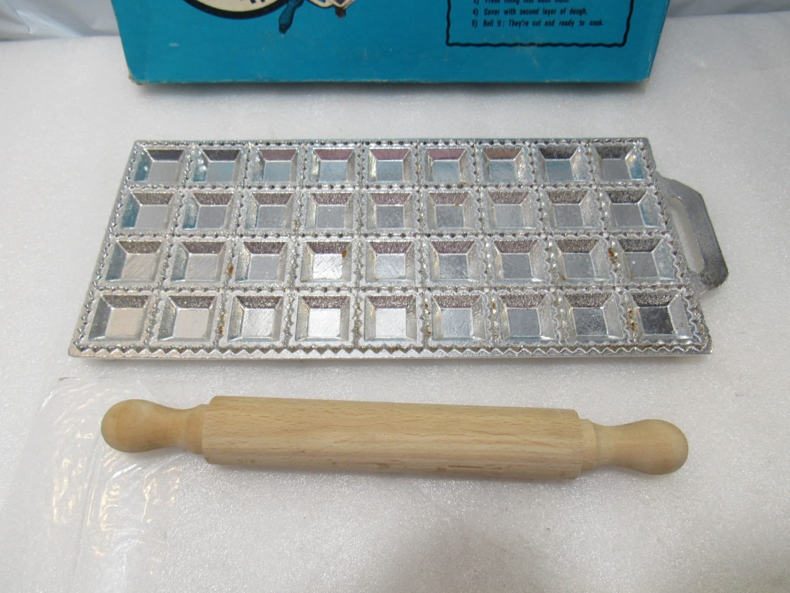 Vintage Mold for 36 Ravioli Set Made in Italy (f16J) - Thumbnail 3