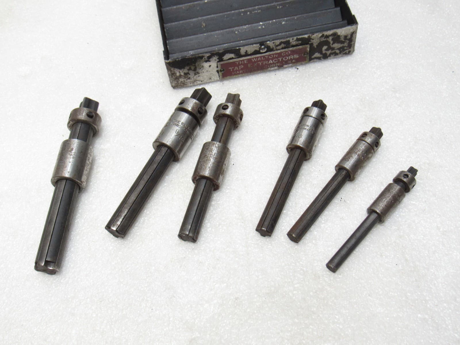 Vintage The Walton Co Tap Extractors Set of 6 in Original Metal Storage Case - Thumbnail 6
