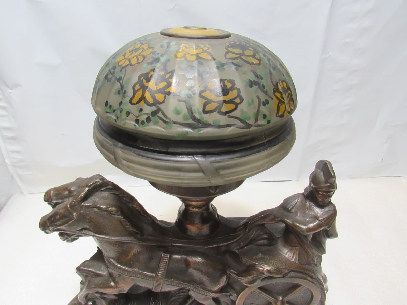 VTG Spelter Figural Roman Soldier Chariot Horses Lamp w/ Globe Not Wired (Z73S) - Thumbnail 8