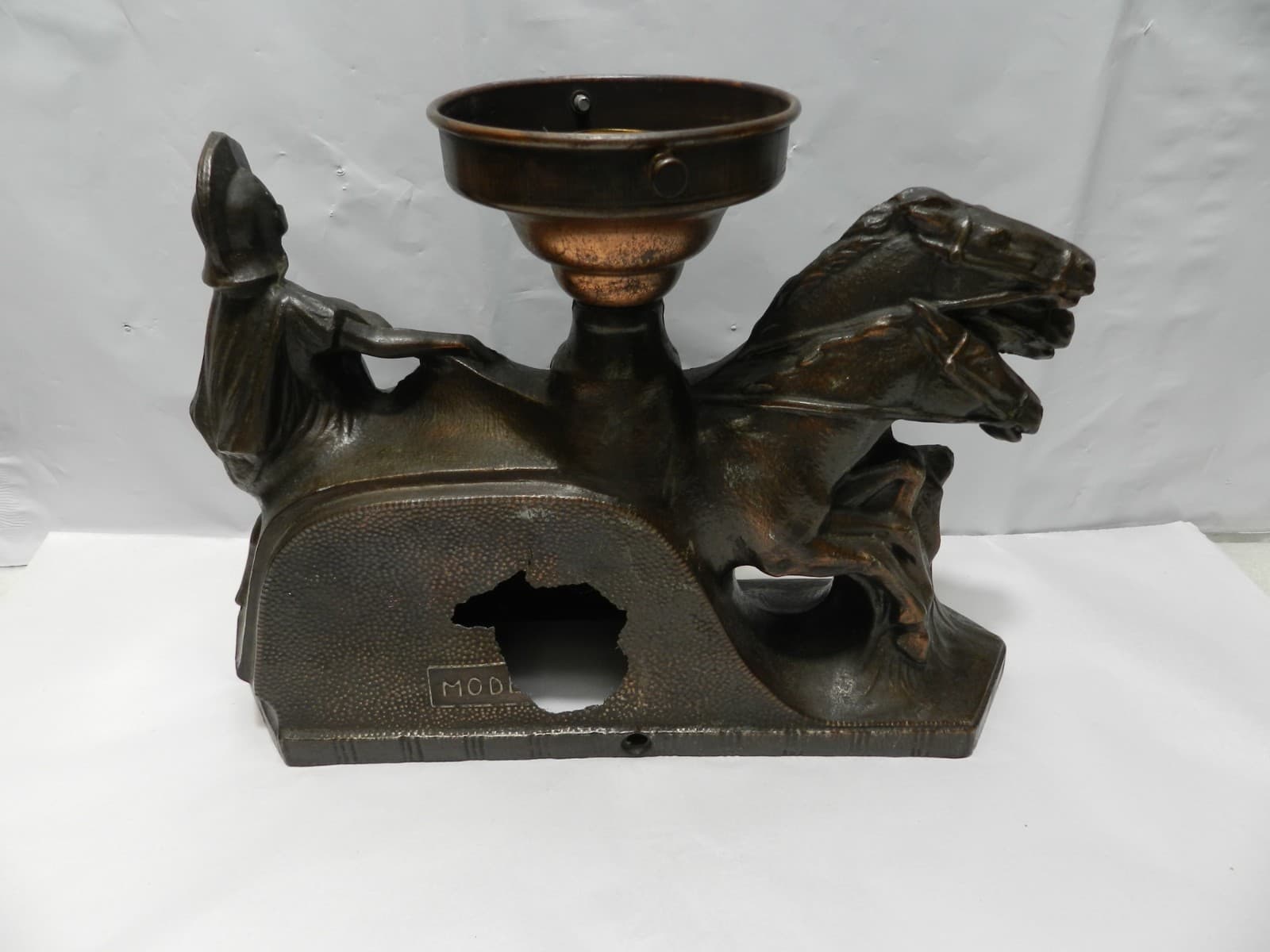 VTG Spelter Figural Roman Soldier Chariot Horses Lamp w/ Globe Not Wired (Z73S) - Thumbnail 15