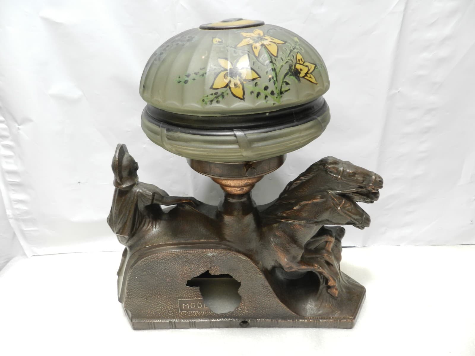 VTG Spelter Figural Roman Soldier Chariot Horses Lamp w/ Globe Not Wired (Z73S) - Thumbnail 5
