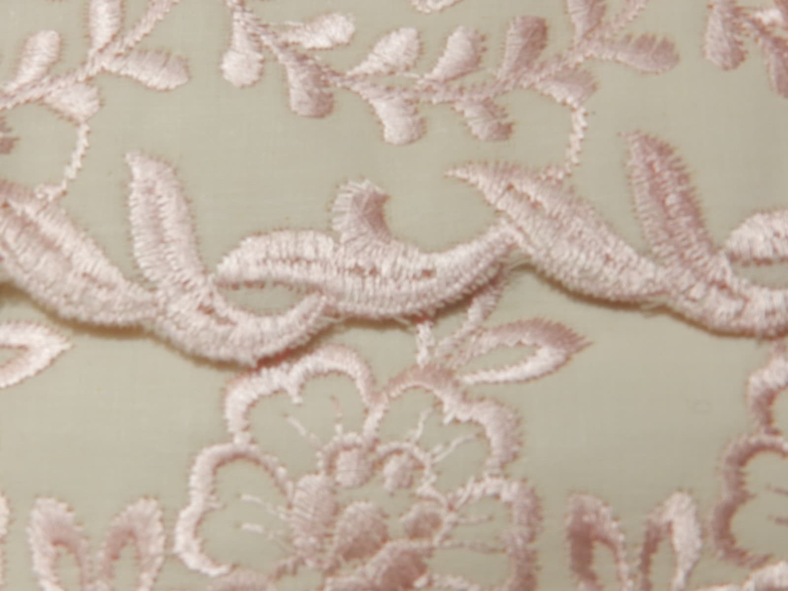 Artlin Pillow Case Ensemble Cotton Fifth Ave NY Embroidered White/Pink L37J - Thumbnail 3