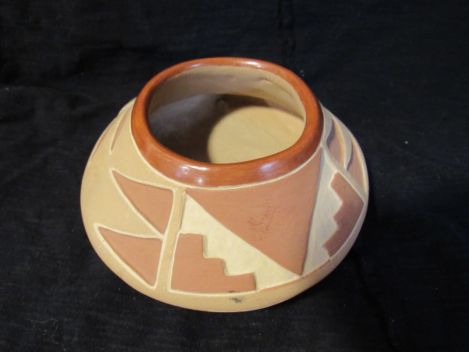 Pueblo Carved Etched Clay Pottery Vase New Mexico W82S - Thumbnail 2