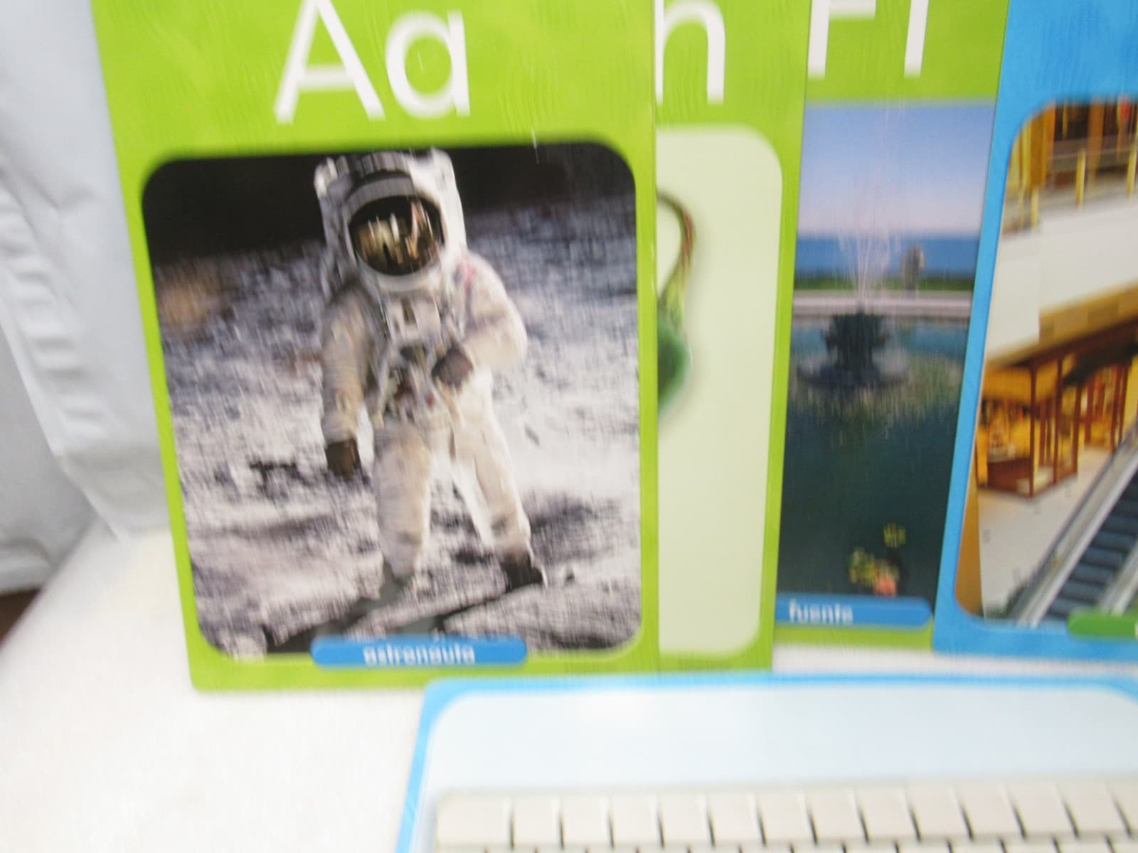 Alphabet Cards English and Spanish Scott Foresman Flash Cards Pre-K Kinder B54J - Thumbnail 4