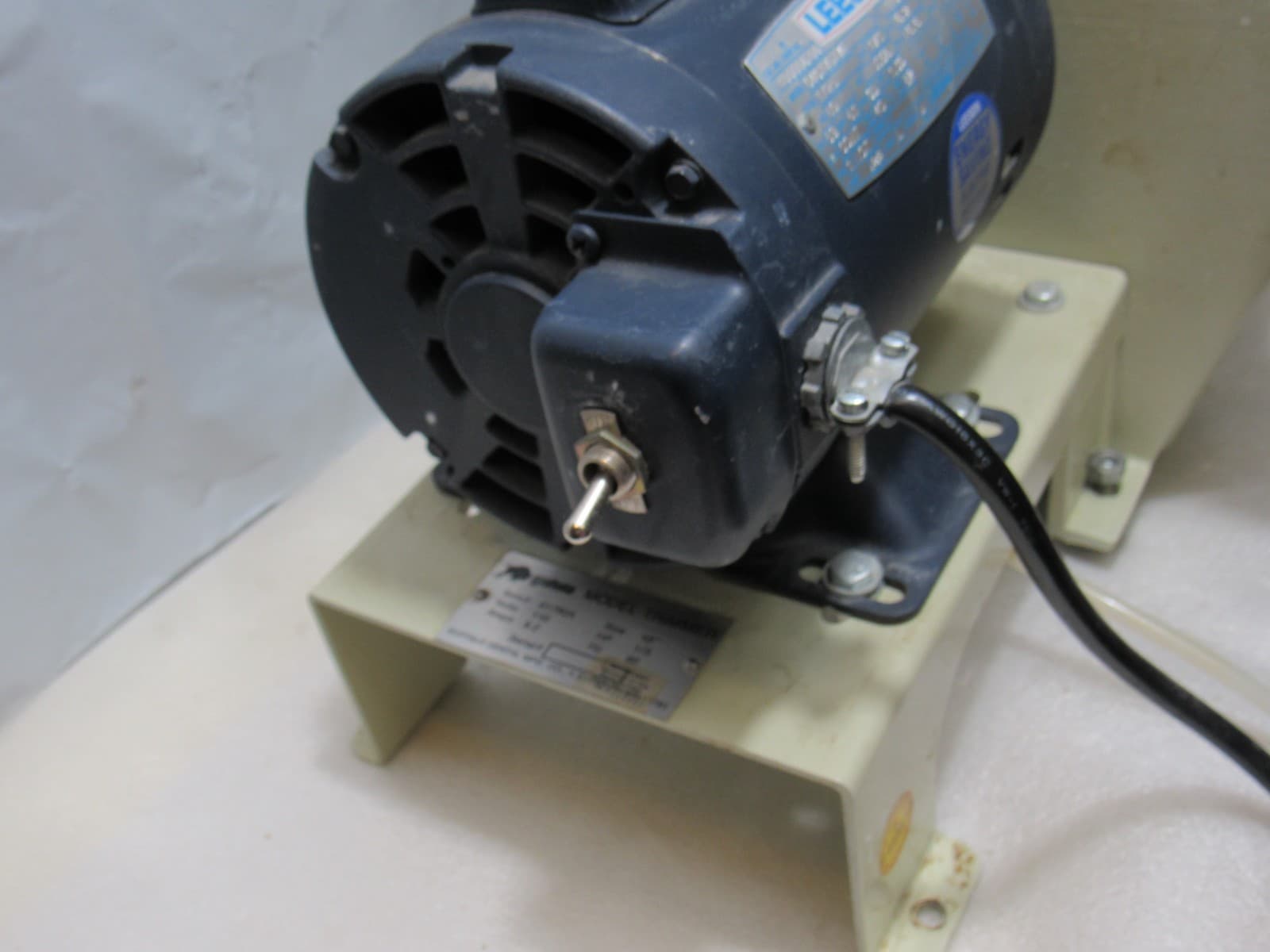 Buffalo Dental 61790A Wet Model Trimmer Leeson 100006.00 1/3hp 1725rpm Motor B71 - Thumbnail 4