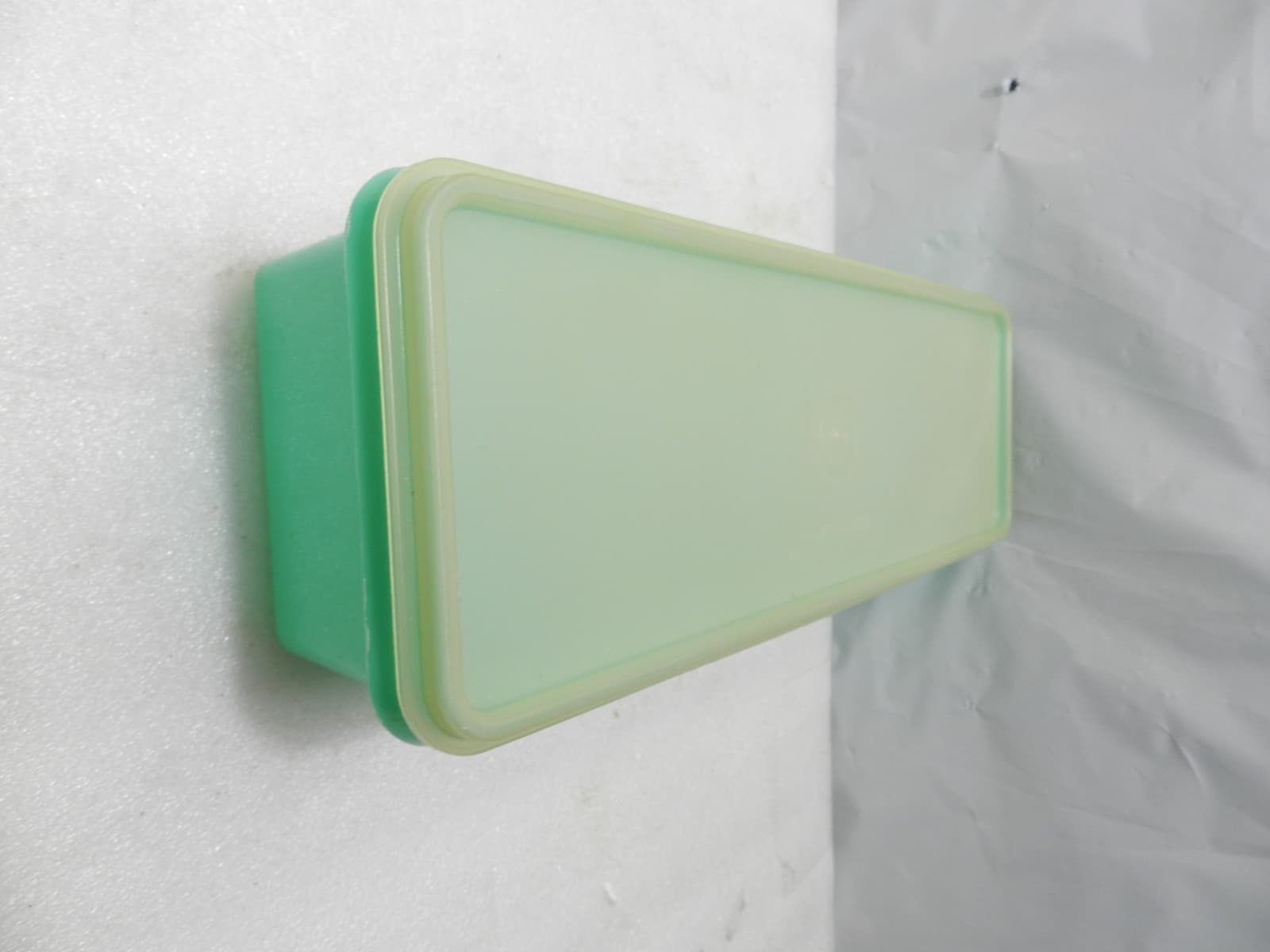 Vintage Tupperware Crisper Keeper 892-6 with lid Jade Green (G65J) - Thumbnail 2