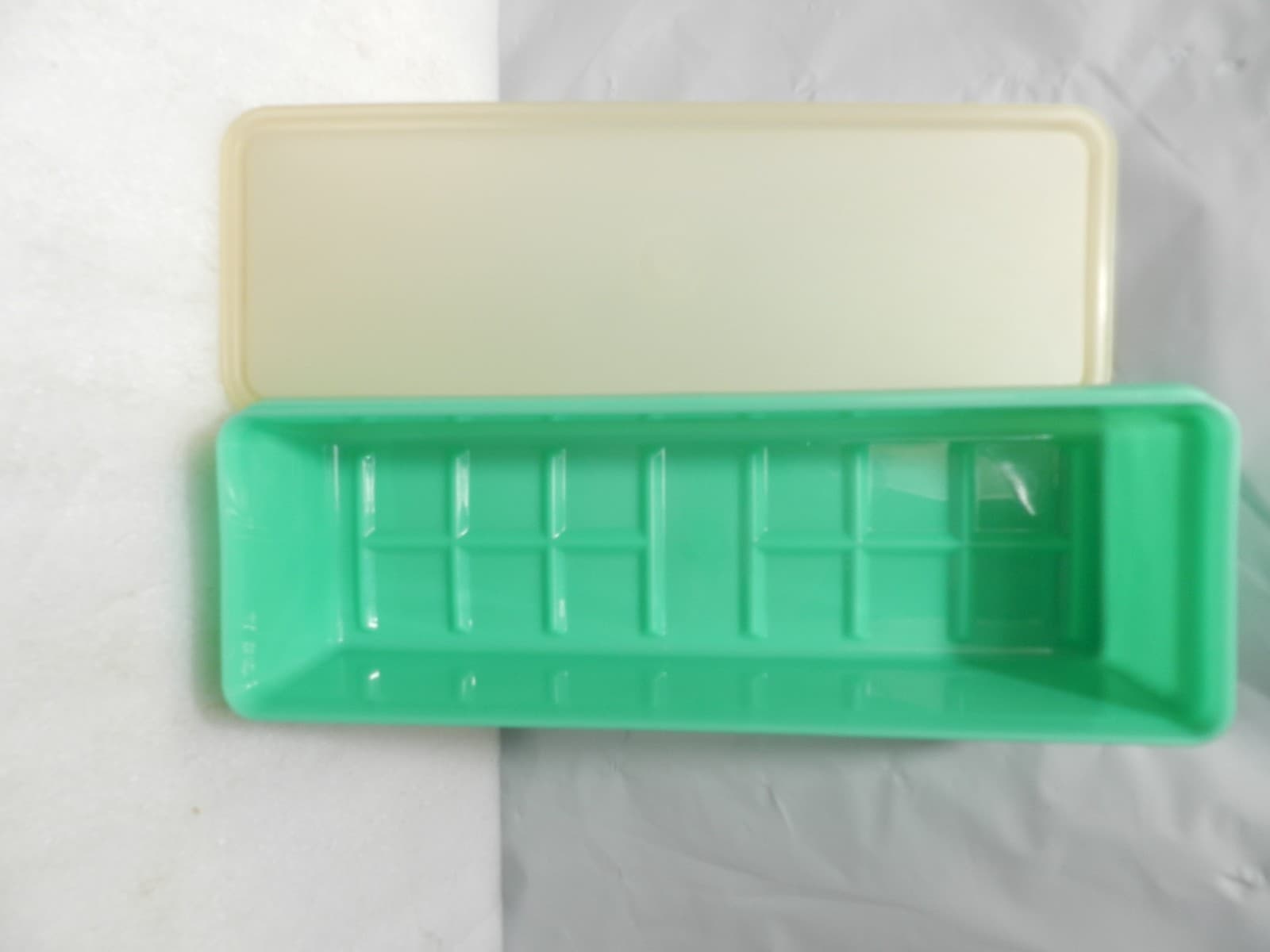 Vintage Tupperware Crisper Keeper 892-6 with lid Jade Green (G65J) - Thumbnail 4