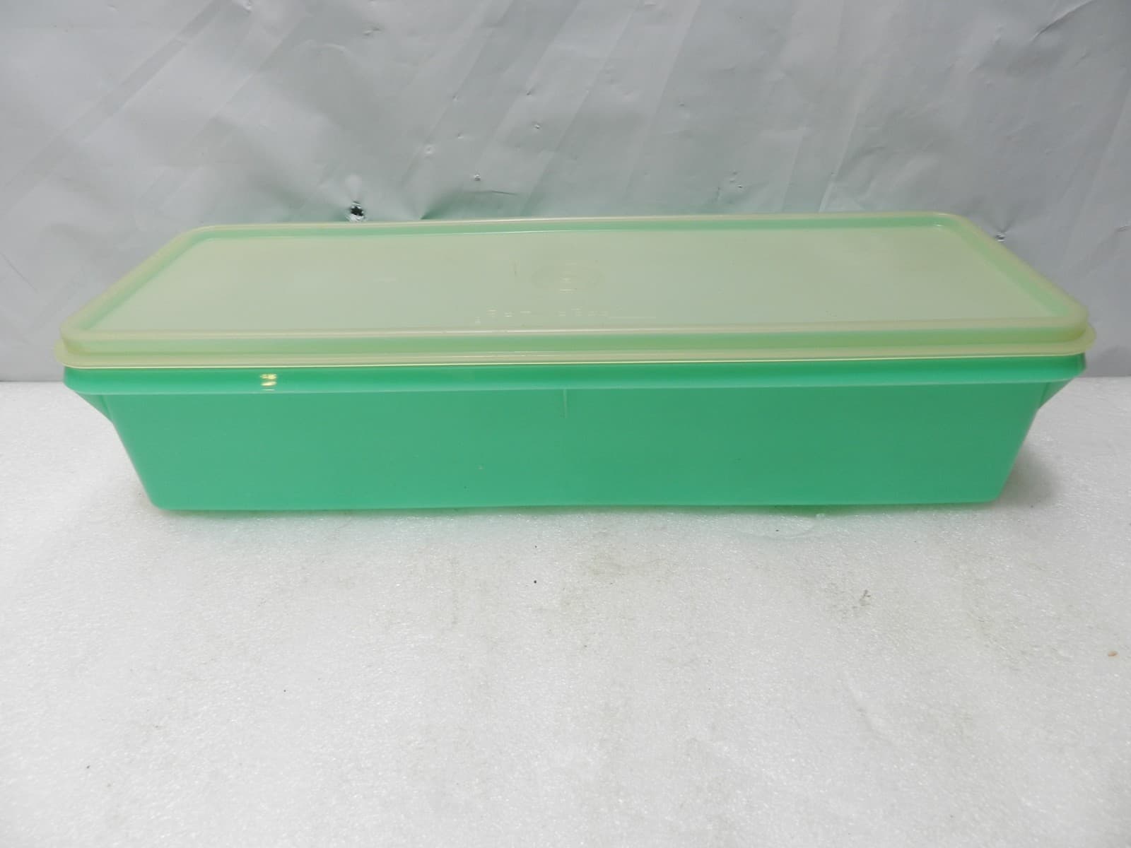 Vintage Tupperware Crisper Keeper 892-6 with lid Jade Green (G65J)