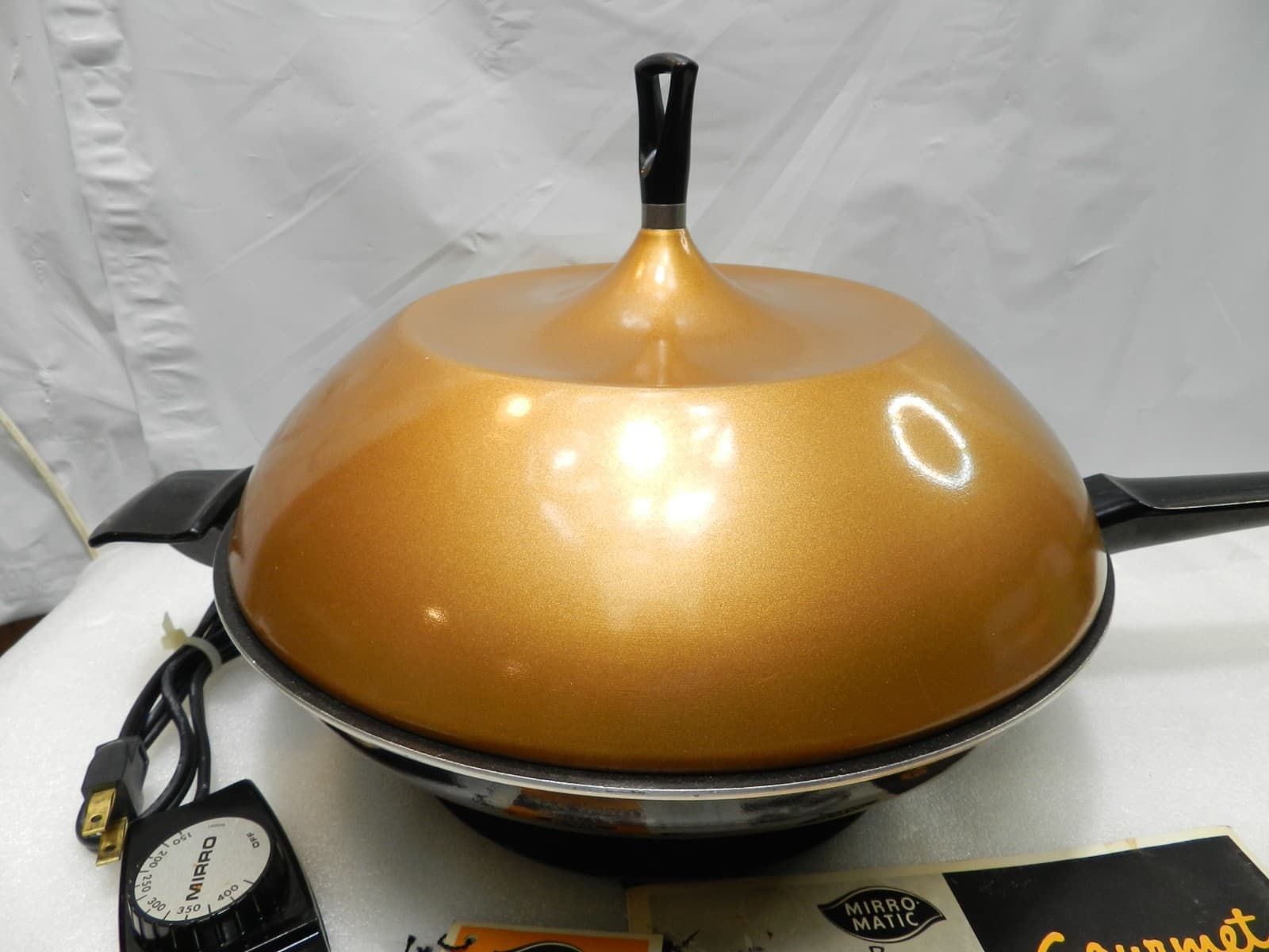 Vintage Retro Mirro Matic Gourmet Electric Saute Skillet Model M-0354-35 (F39J) - Thumbnail 2