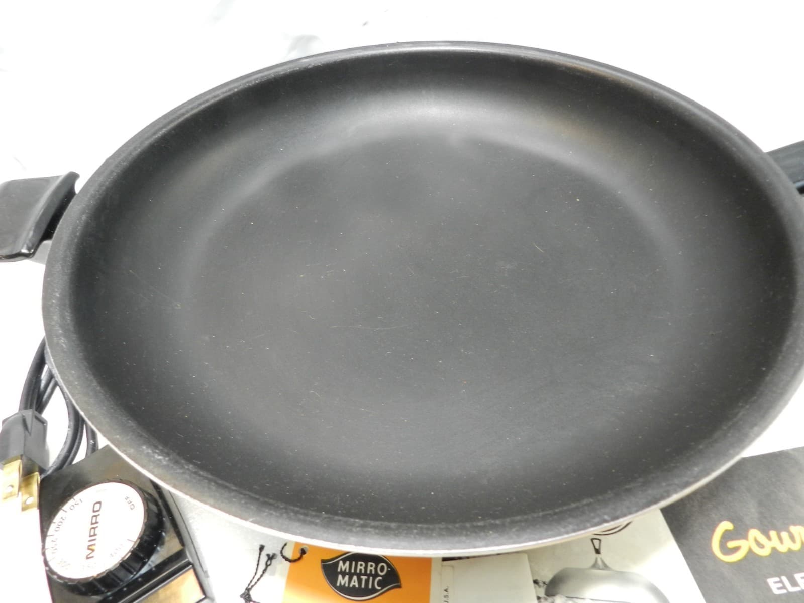 Vintage Retro Mirro Matic Gourmet Electric Saute Skillet Model M-0354-35 (F39J) - Thumbnail 3