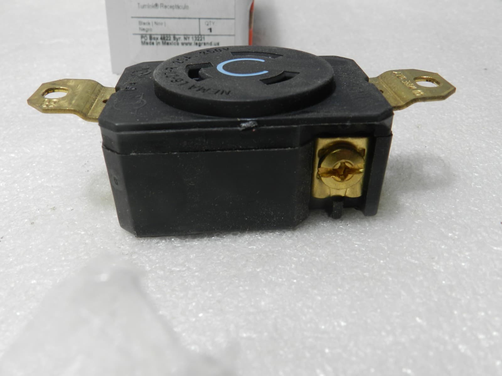 Pass & Seymour L620-R Turnlok Receptacle Twist Locking Outlet 20A 250V 2P 3W D3 - Thumbnail 5