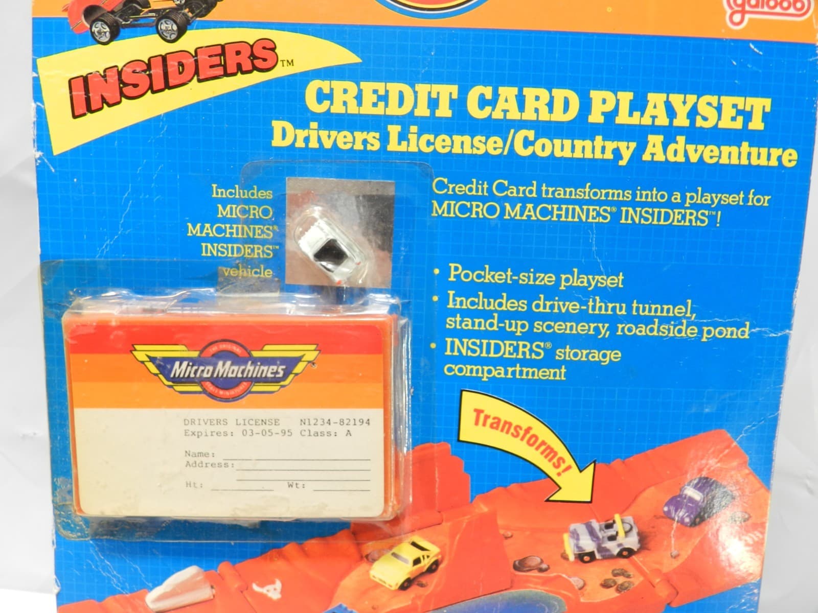 Vintage Micro Machines Credit Card Playset 1990 Galoob (F41J) - Thumbnail 2