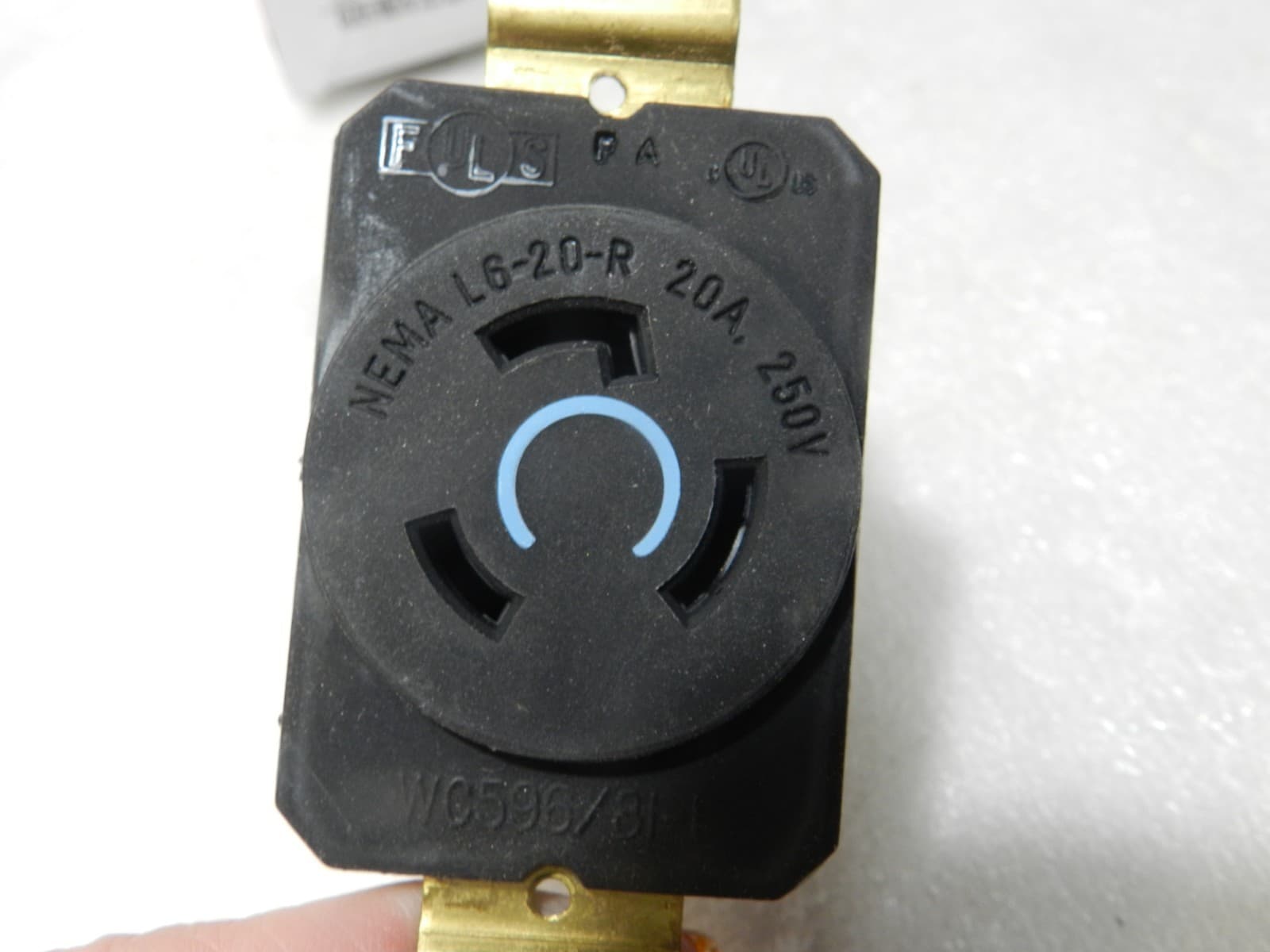 Pass & Seymour L620-R Turnlok Receptacle Twist Locking Outlet 20A 250V 2P 3W D3 - Thumbnail 3