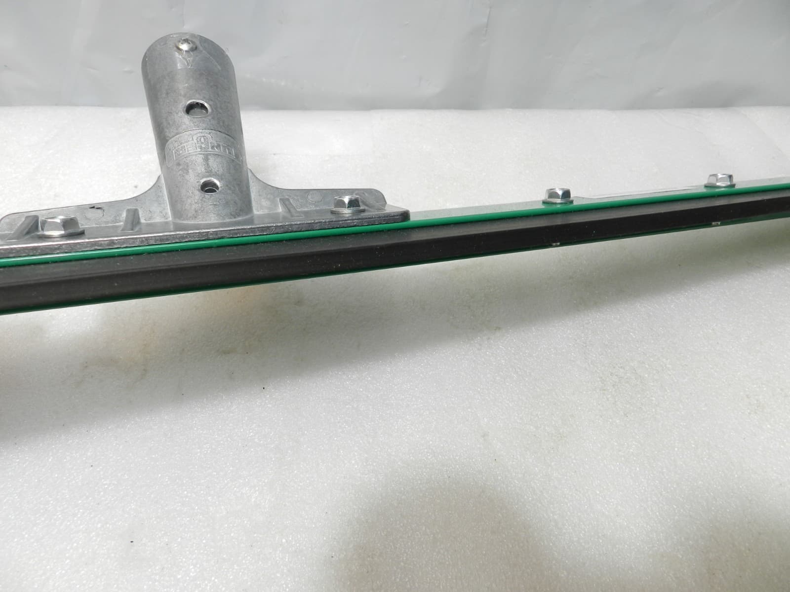 Unger FP600 AquaDozer® Heavy Duty Straight Floor Squeegee 24” (G80K) - Thumbnail 9