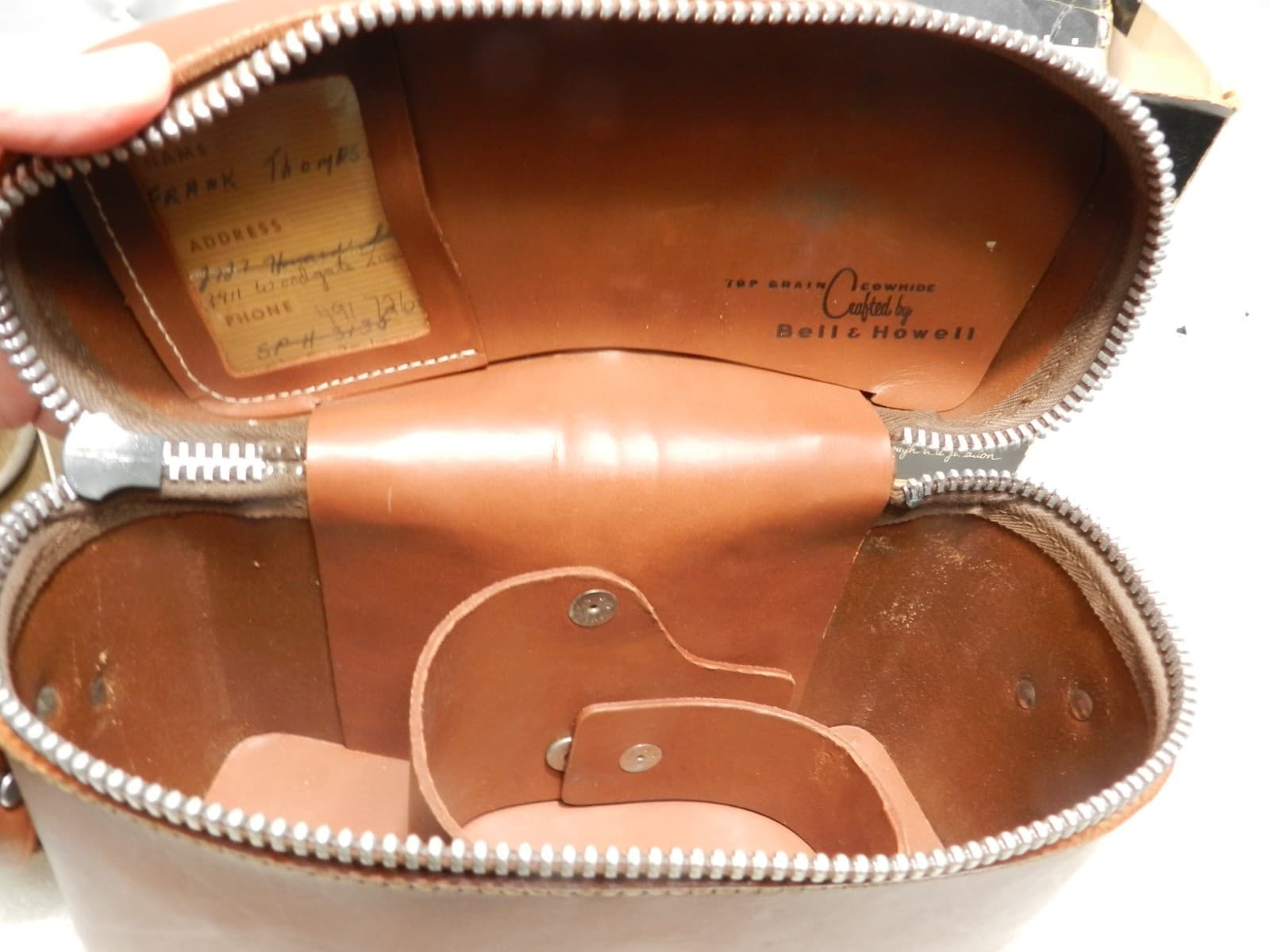 Vintage Bell & Howell Electric Eye with 3-Lens Turret 8mm Movie Camera (D6JJ) - Thumbnail 11