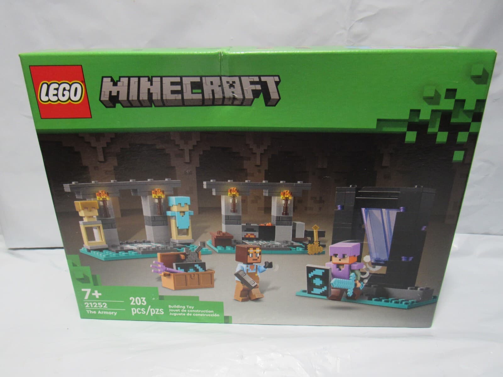 LEGO Minecraft: The Armory (21252) 203 pcs set New Sealed (M97K) - Thumbnail 2