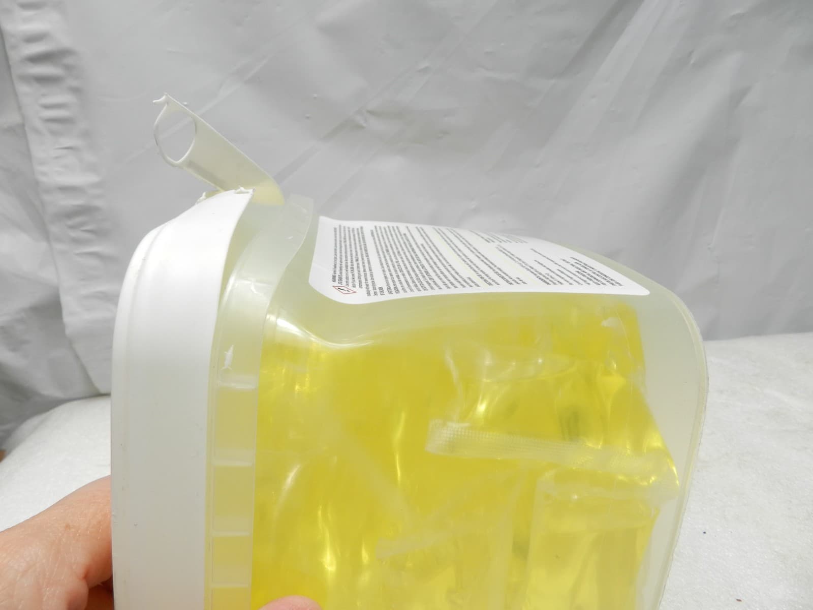 Brighton Professional™ Neutral Floor Cleaner Dissolvable Portion 50 Packets G92K - Thumbnail 5
