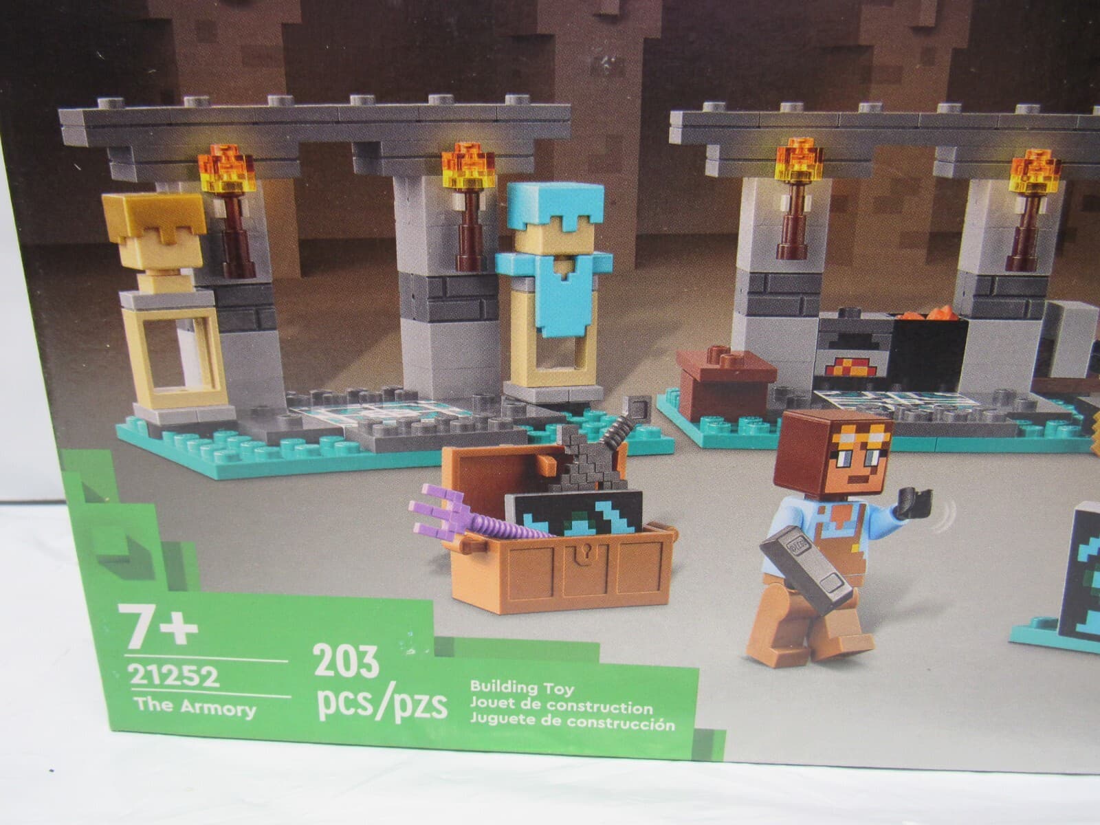 LEGO Minecraft: The Armory (21252) 203 pcs set New Sealed (M97K) - Thumbnail 3