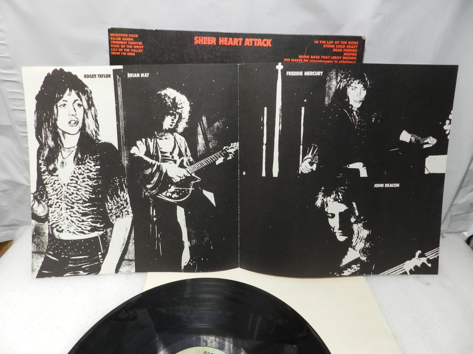 Queen Sheer Heart Attack Vinyl LP 33 RPM 1974 Insert Lyrics Poster Sleeve L52JJ - Thumbnail 11