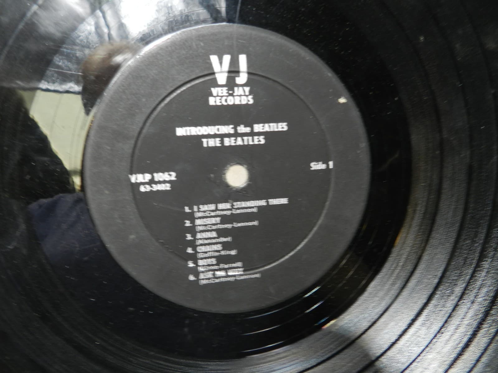 Introducing The Beatles Englands No 1 Vocal Group Album Vee Jay LP1062 (L62JJ) - Thumbnail 3