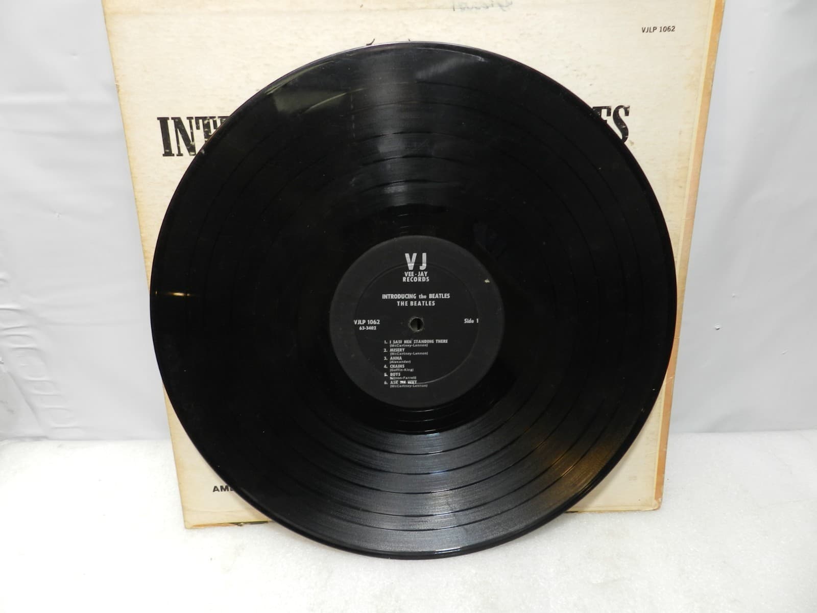 Introducing The Beatles Englands No 1 Vocal Group Album Vee Jay LP1062 (L62JJ) - Thumbnail 7