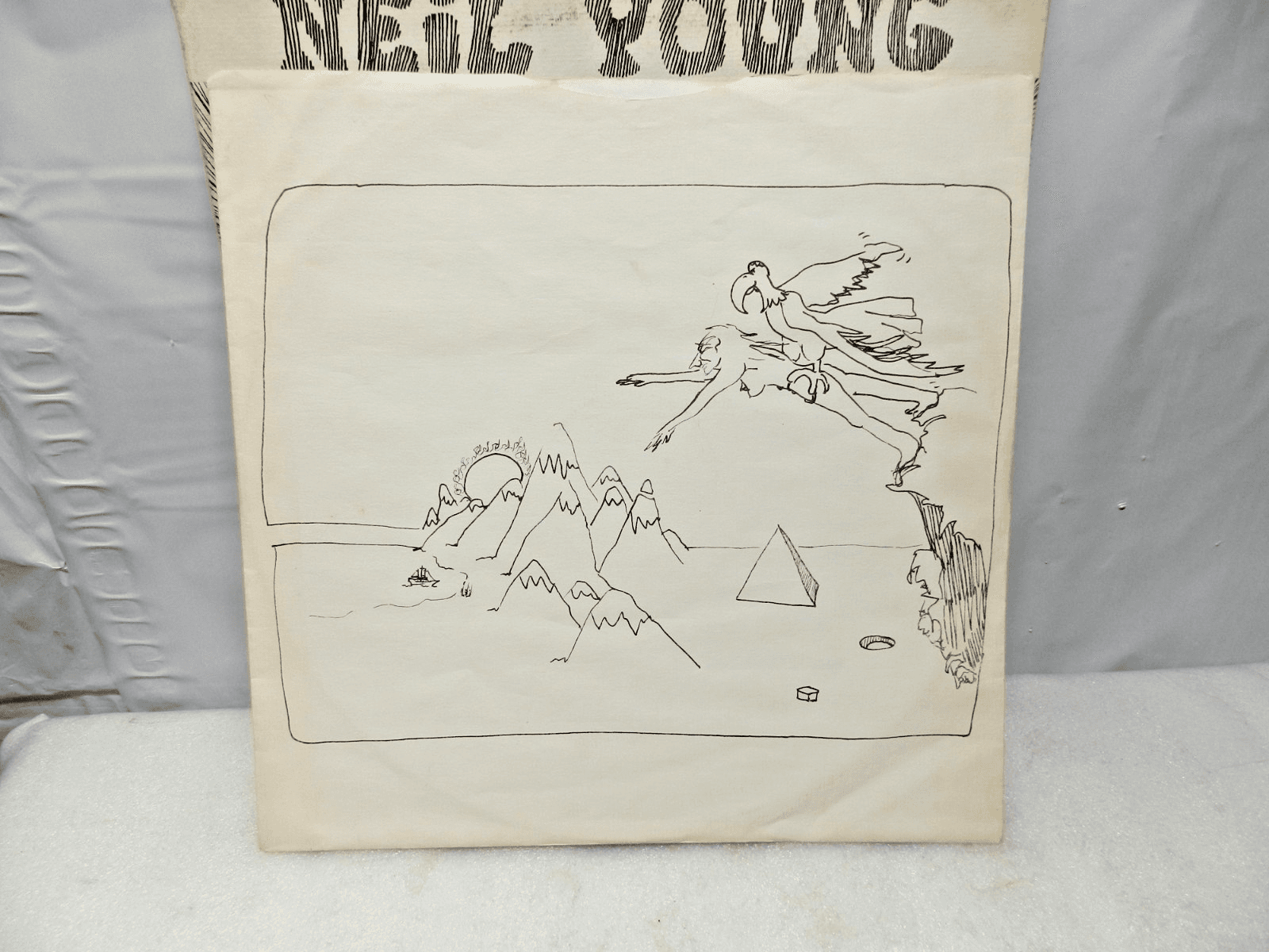 Neil Young Crazy Horse Zuma 1975 Vinyl LP MS 2242 1st Press Insert Lyrics (L57JJ - Thumbnail 7