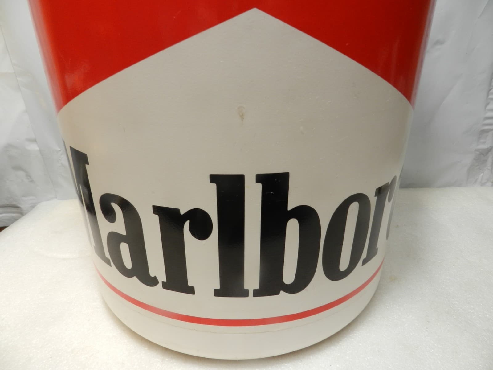 Rare Vintage Large Marlboro Hard Plastic Coolers Rewards Program 19" tall D35J - Thumbnail 2