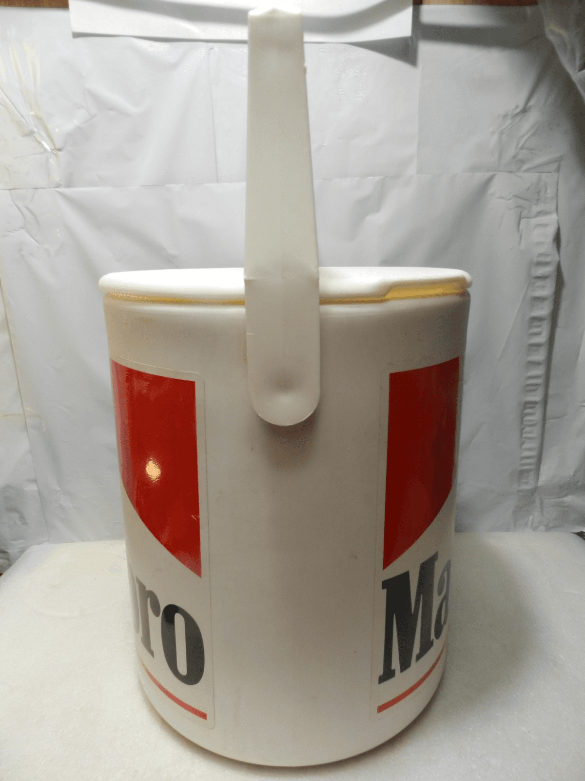 Rare Vintage Large Marlboro Hard Plastic Coolers Rewards Program 19" tall D35J - Thumbnail 10