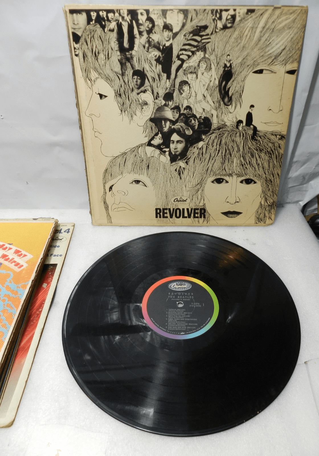 8 Vintage Beatles Vinyl Record Albums Original Sleeves 60's 70's (L59JJ) - Thumbnail 2