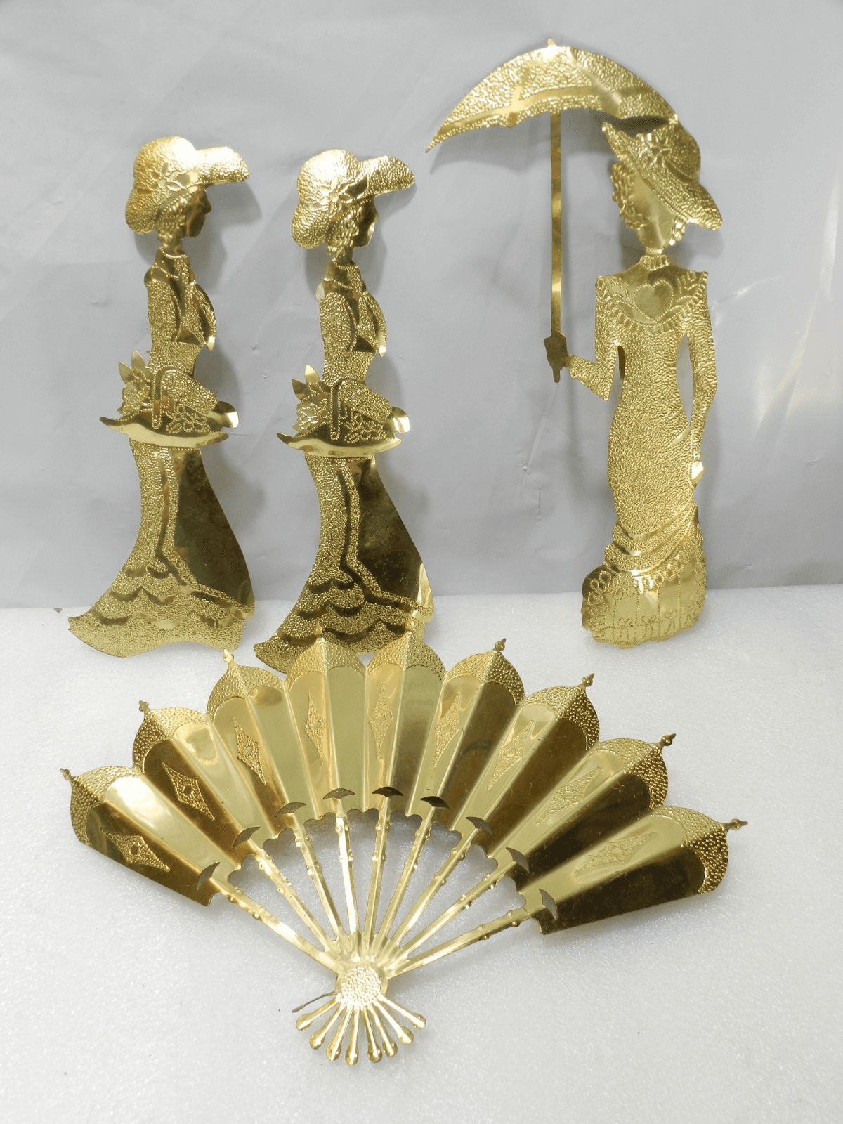 Home Interiors Vintage Victorian Ladies & Fan Metal Gold Wall Hanging (F54J)