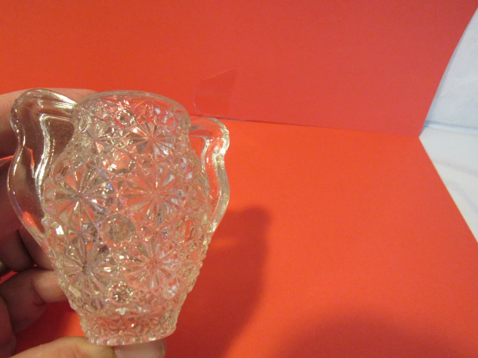 Vintage L. E. Smith Daisy & Button Miniature Vase Urn Toothpick Holder Z70S - Thumbnail 3