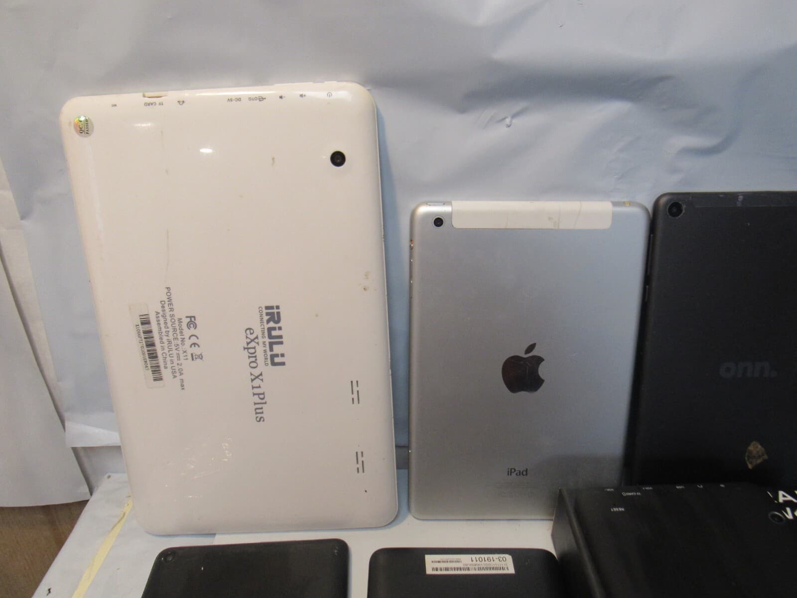 8 Tablets Apple Amazon ONN and More L36K - Thumbnail 5