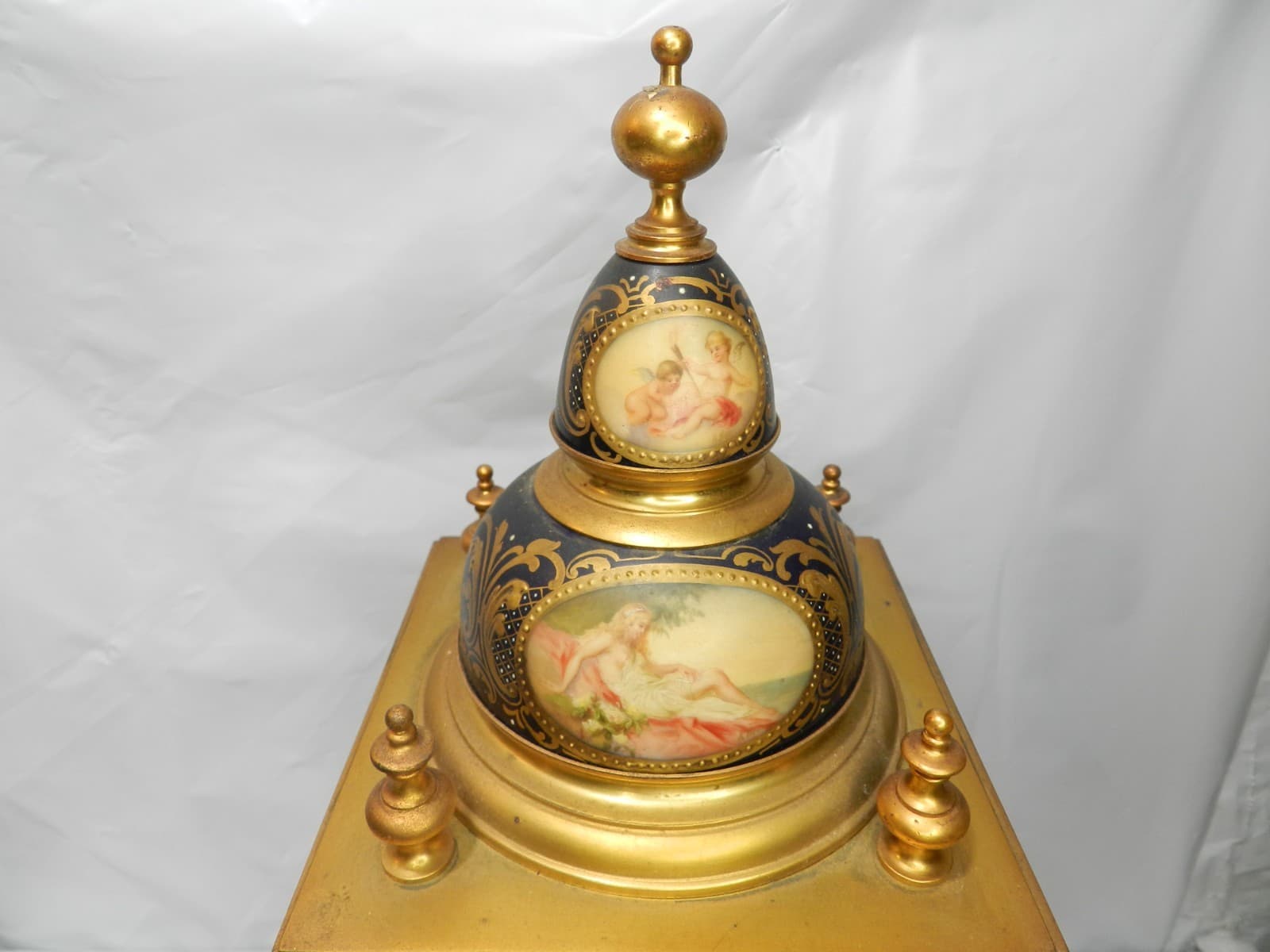 Vintage Royal Vienna Cobalt Porcelain Four-Column Portico Mantle Clock (F42JJ) - Thumbnail 4