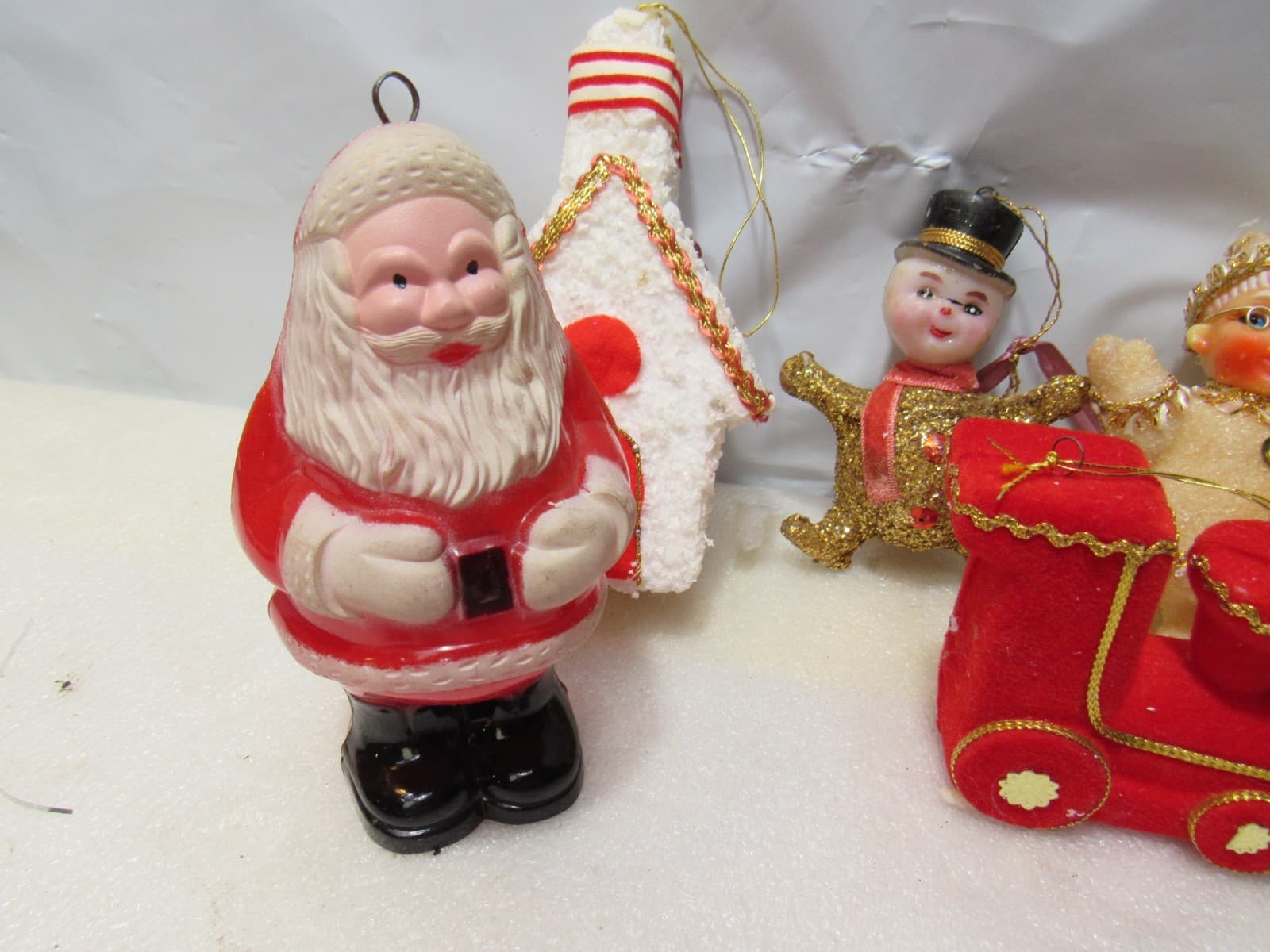 7 Vintage Flocked & Plastic Retro Christmas ornaments (D55JJ) - Thumbnail 2