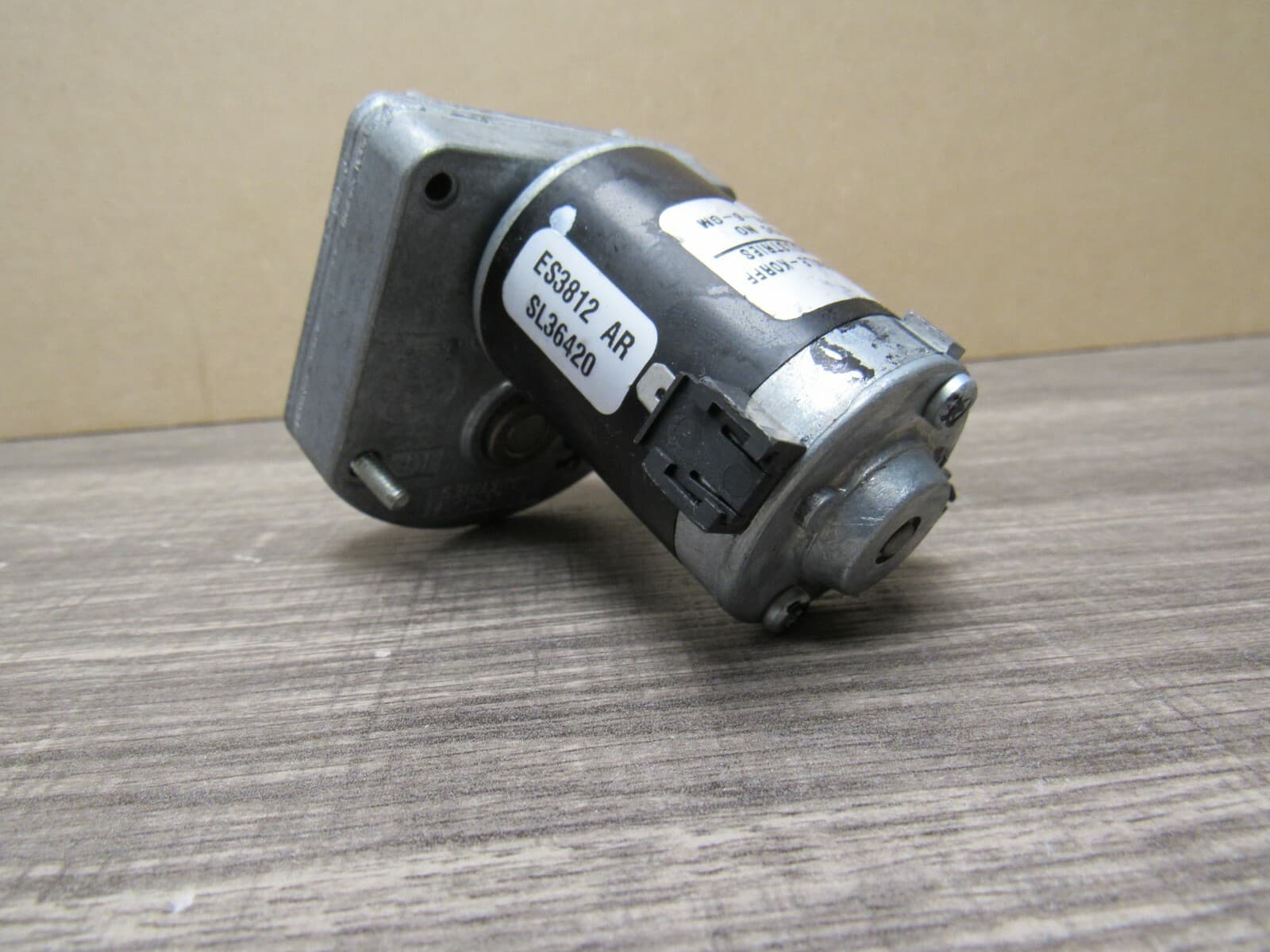 New Merkle Korff 24VDC model ES3812-AR Gear Motor Y32K