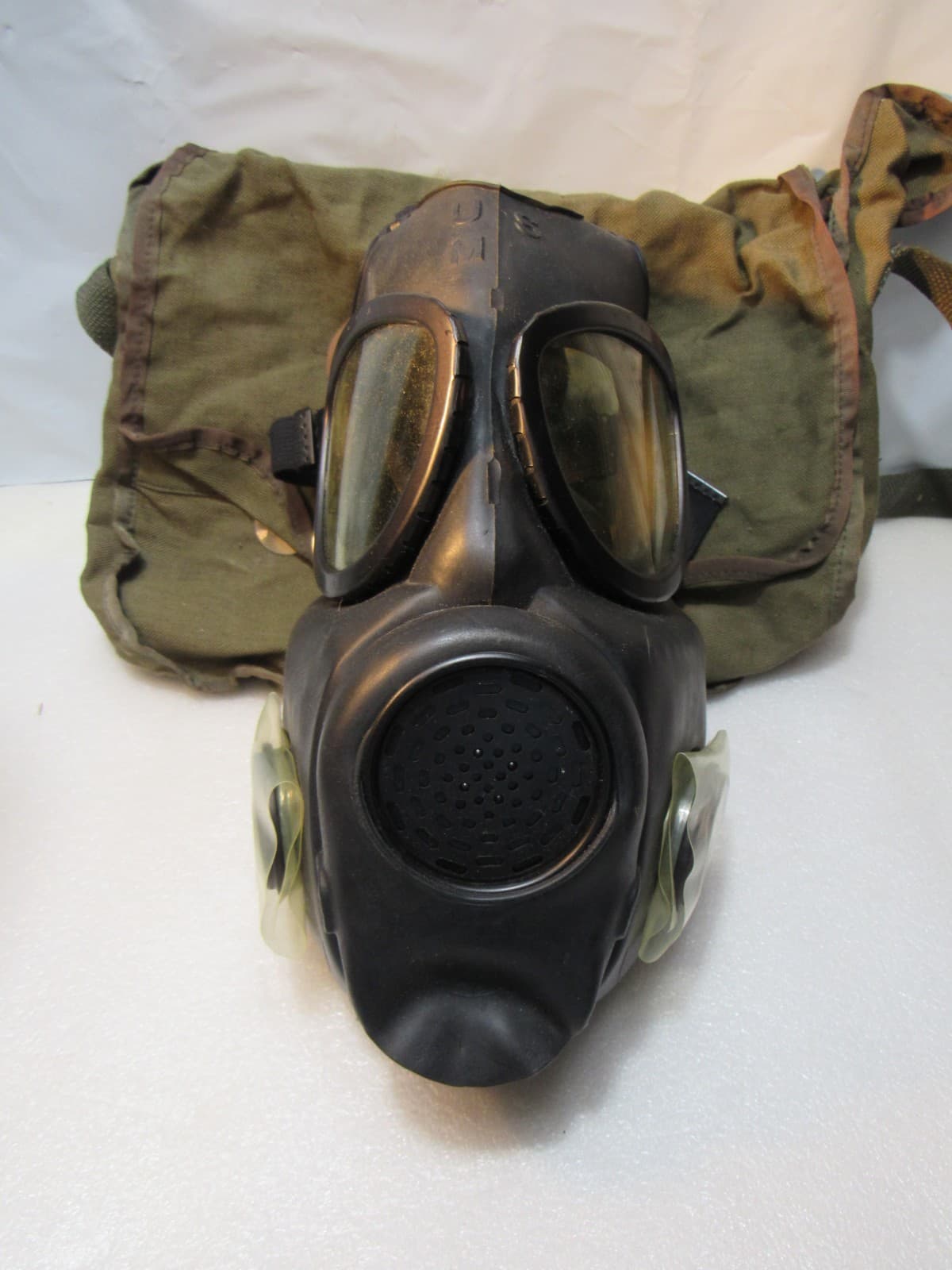 Vintage Law Inforcement Police Dept. Gas Mask W/Carrying Bag 2032-45-264 (U6JJ)