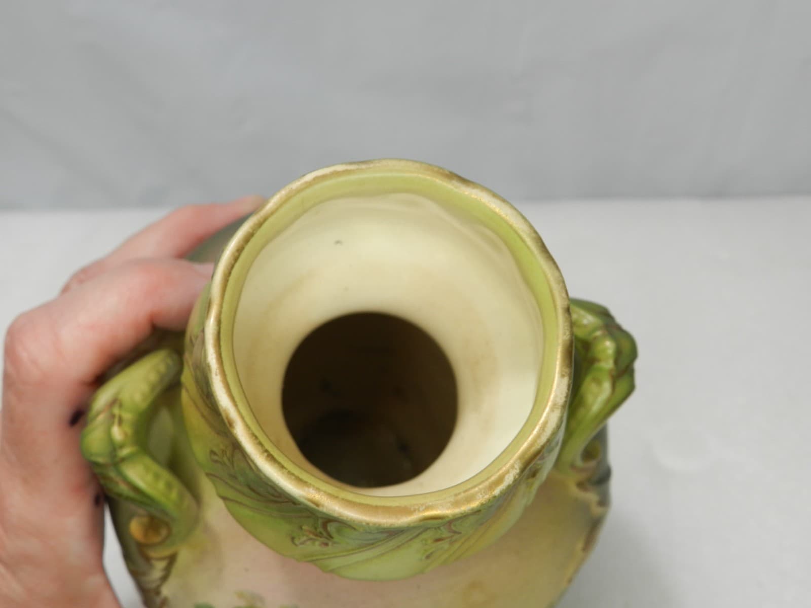 Vintage Royal Bonn 8" Cottage/Farm Scene Vase Germany Double Handle (F44JJ) - Thumbnail 7