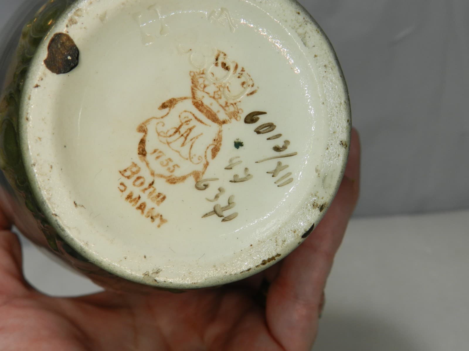 Vintage Royal Bonn 8" Cottage/Farm Scene Vase Germany Double Handle (F44JJ) - Thumbnail 6