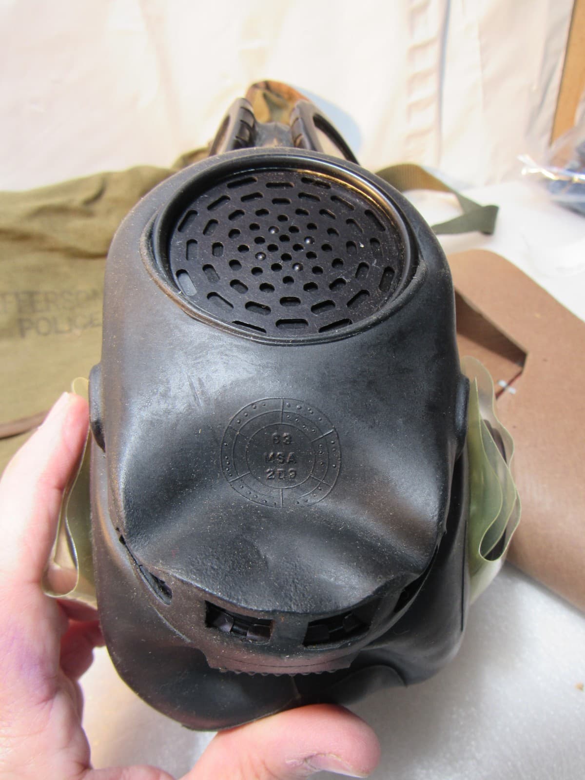 Vintage Law Inforcement Police Dept. Gas Mask W/Carrying Bag 2032-45-264 (U6JJ) - Thumbnail 8