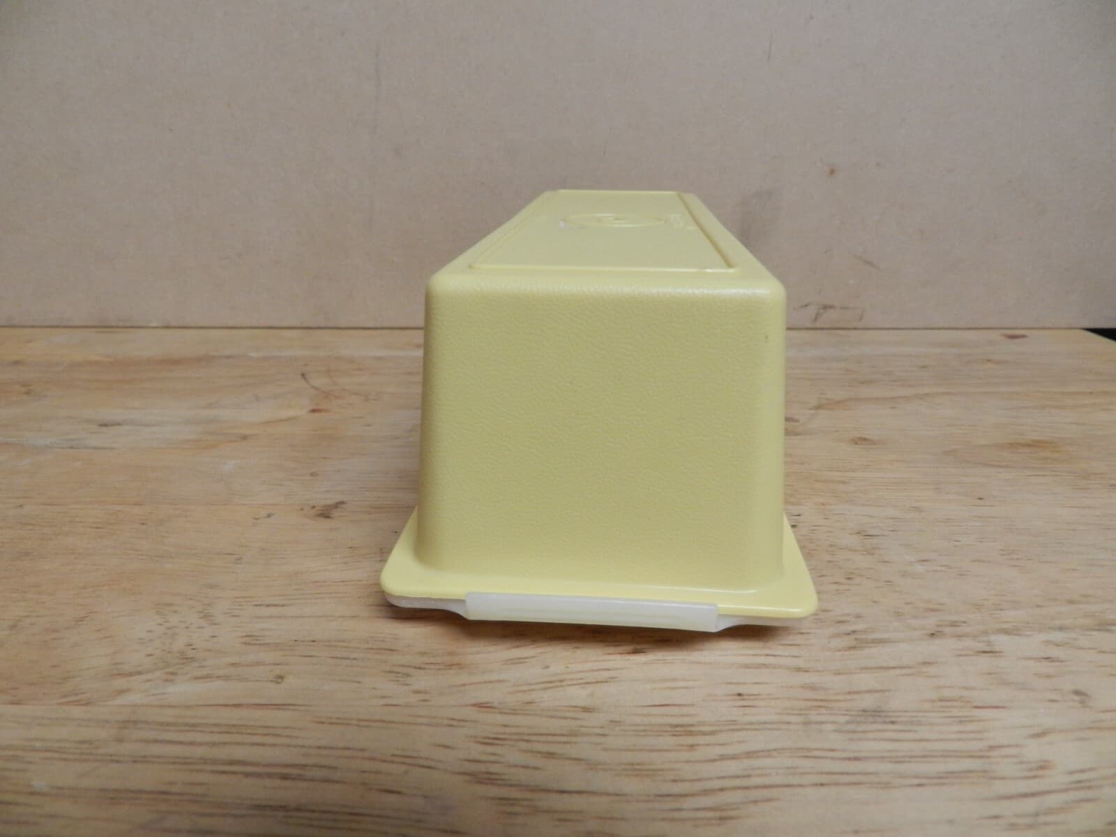 Vintage Tupperware Harvest Gold/Almond Covered Butter Dish 636-3 & 637-4 (K) - Thumbnail 6