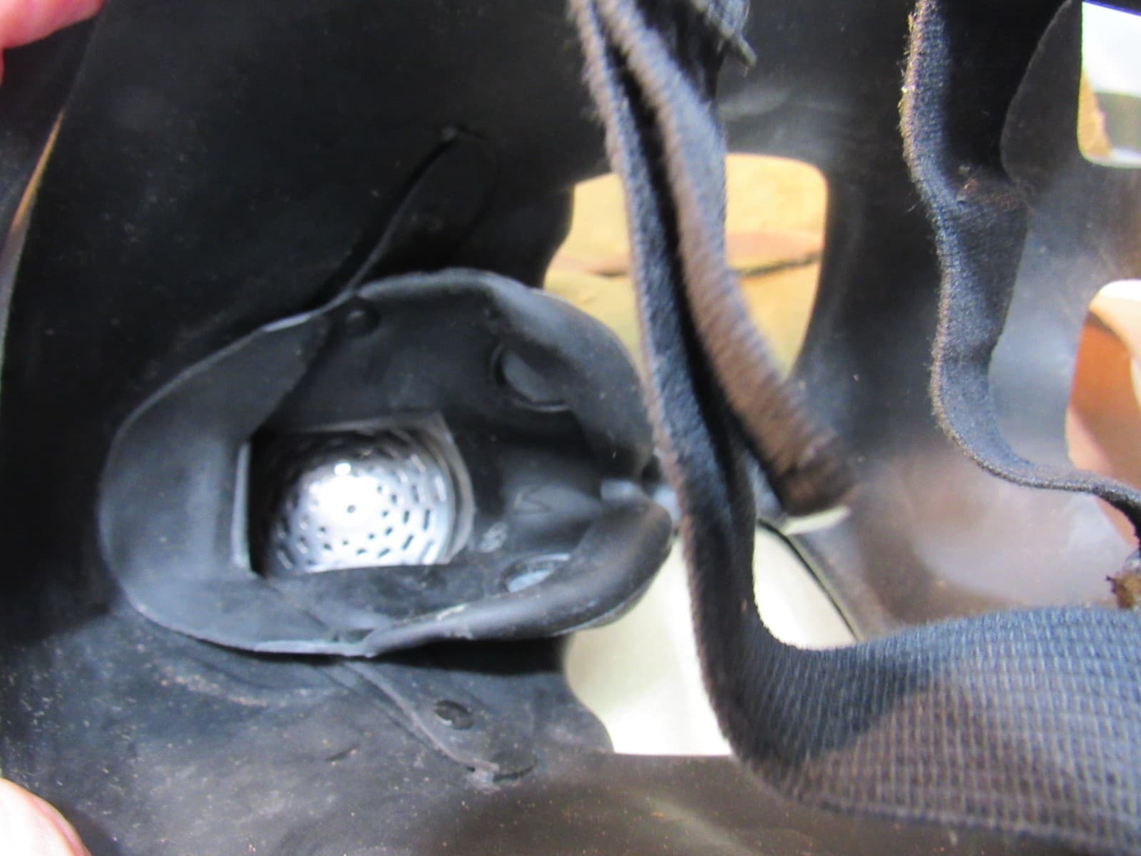 Vintage Law Inforcement Police Dept. Gas Mask W/Carrying Bag 2032-45-264 (U6JJ) - Thumbnail 3