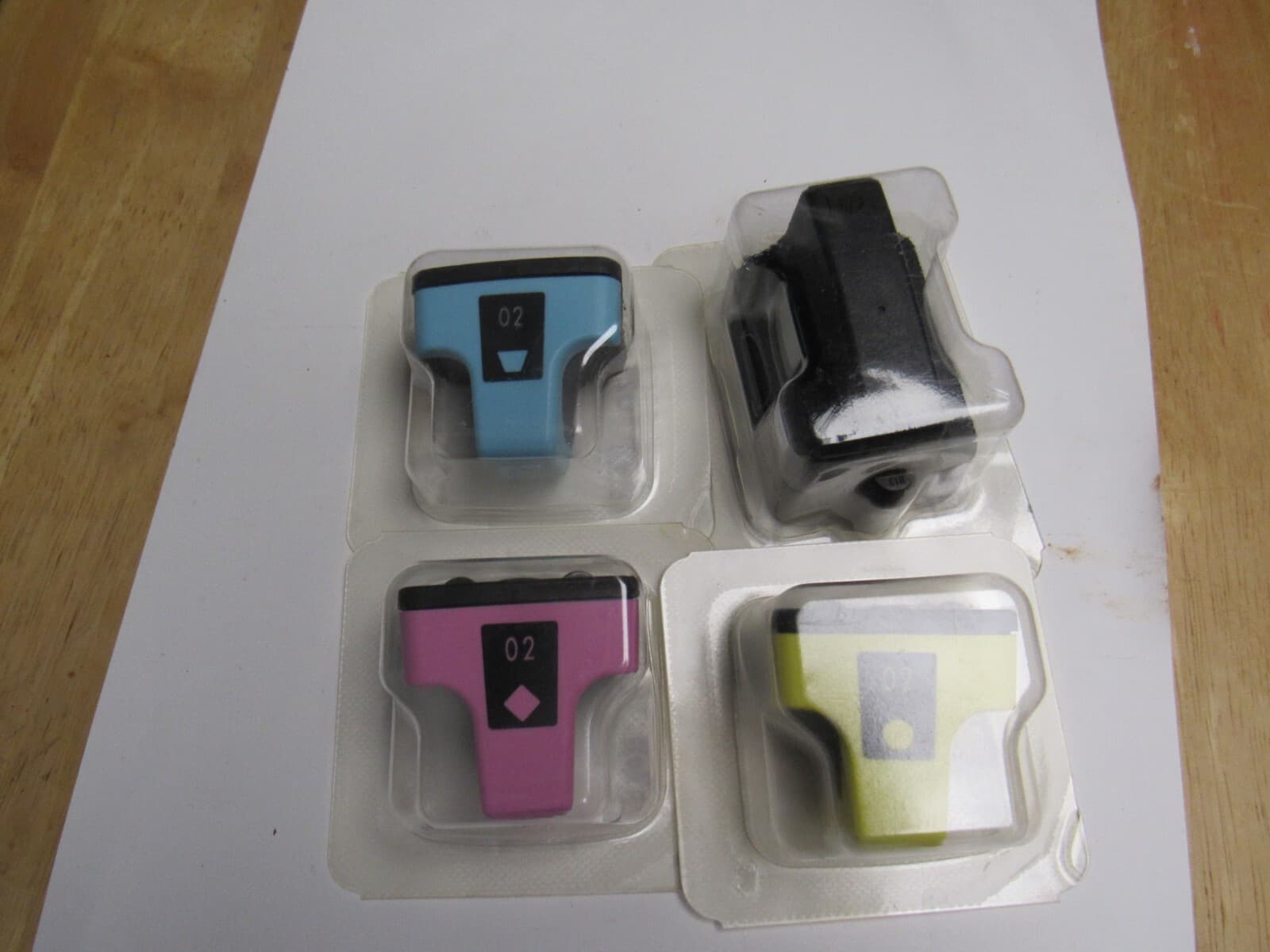 HP INVENT 02 INK CARTRIDGES Lot Of (4) C8733W, C8774W, C8775W C8721W (J) - Thumbnail 2