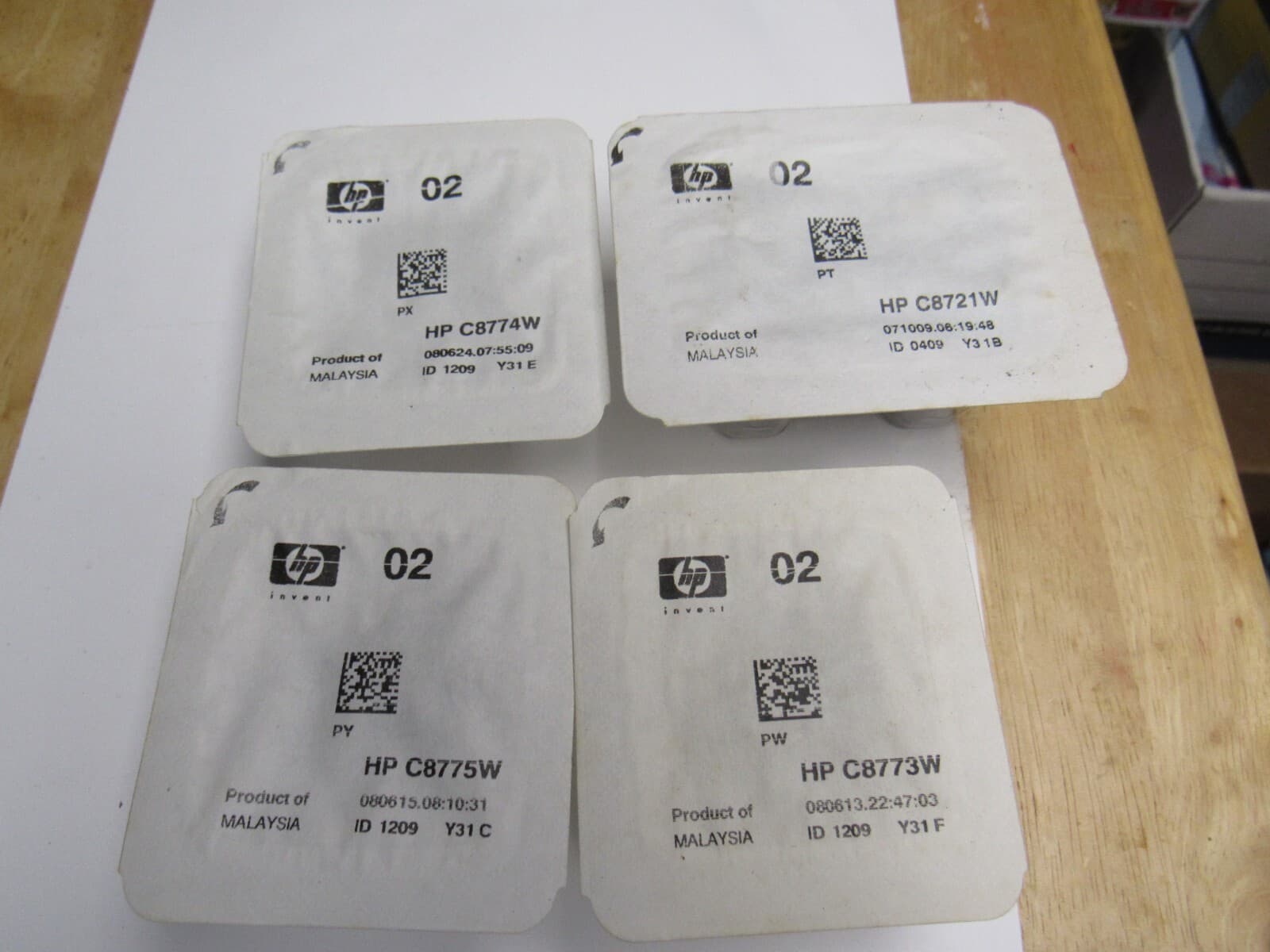 HP INVENT 02 INK CARTRIDGES Lot Of (4) C8733W, C8774W, C8775W C8721W (J) - Thumbnail 3